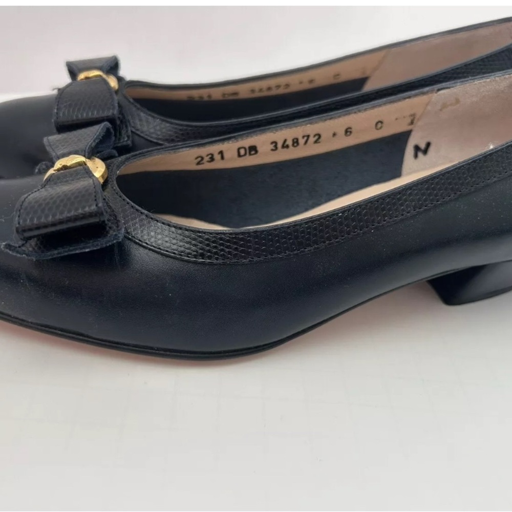 Salvatore Ferragamo Dark Navy Blue Leather Pumps Size 6 - Narrow - Picture 7 of 12